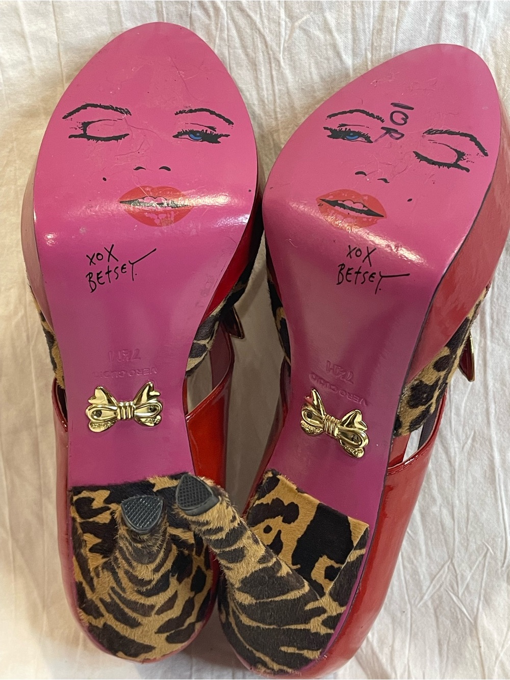 Betsey Johnson 7.5 Leopard Red Patent Bow Platform Stiletto Heels Y2K - Picture 9 of 11